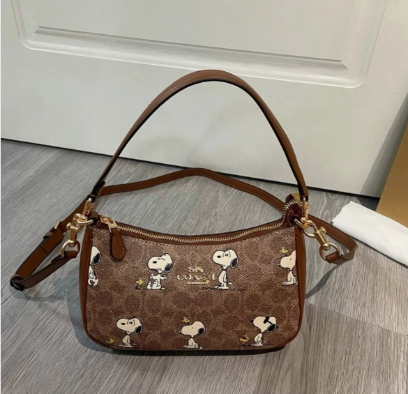 Best x PEANUTS Teri Shoulder Bag Tan Brown Snoopy Print Signature Canvas CBJ88